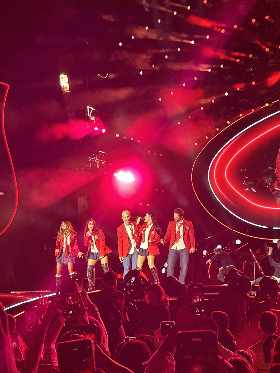 Rodoxrasec's tweet photo. ✨VOCÊ NO SHOW DO RBD✨

Nem acredito que realmente vivi isso❤️🥹 https://t.co/1zPuVdOBNO