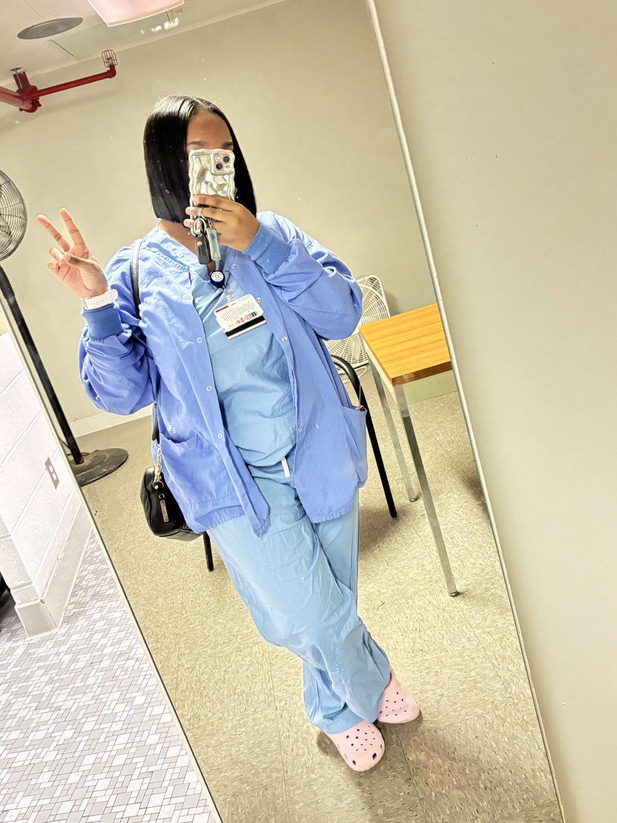 adoreanise's tweet photo. drop a pic of you in scrubs 🥹 https://t.co/7Ia1UJWCjJ