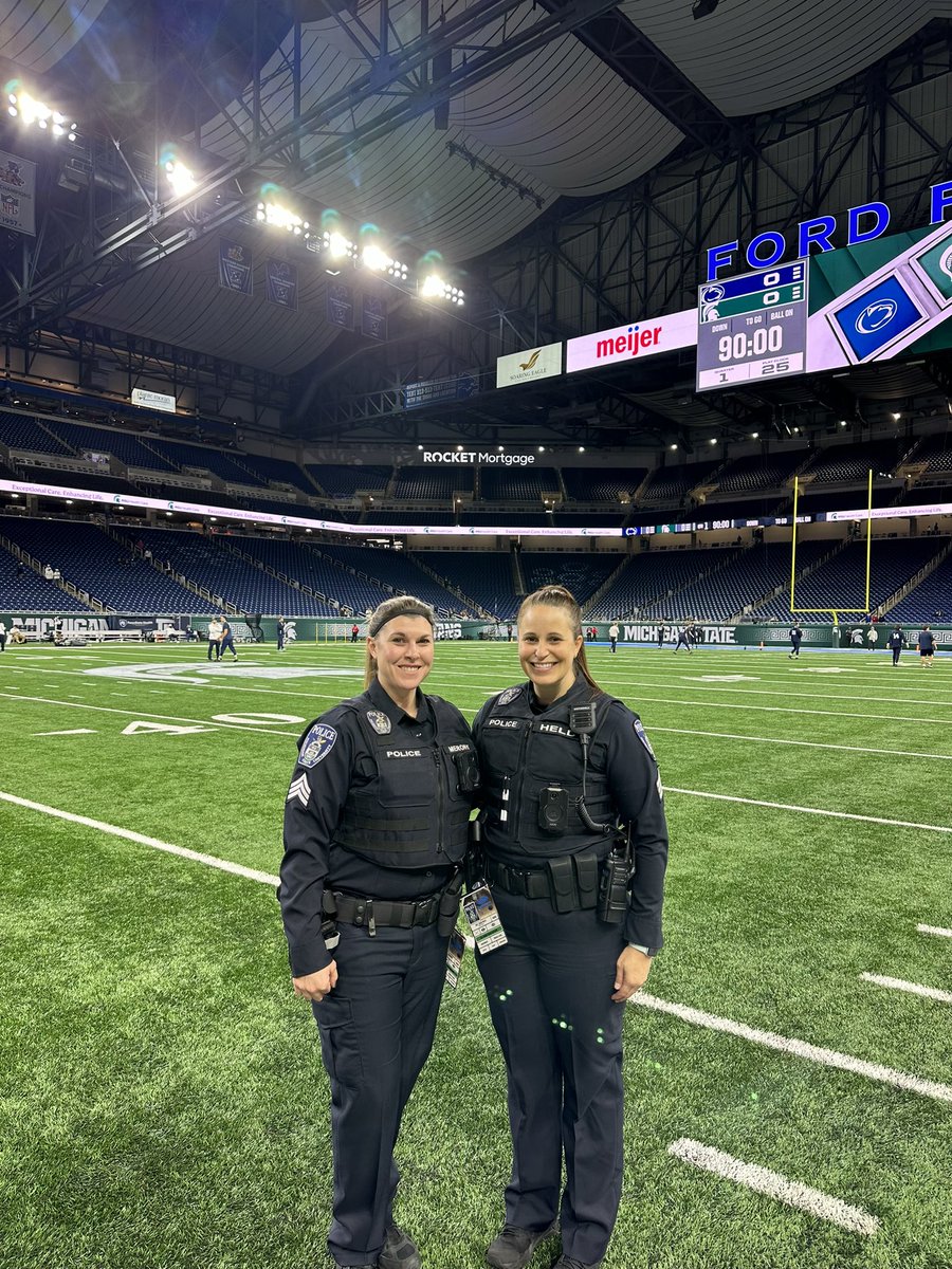 Out football travel team is excited to be at @fordfield working with the @detroitpolice and the @PennStatePolice! It’s almost game time. ⏰ 💚 🤍 Go Green! 💚 🤍