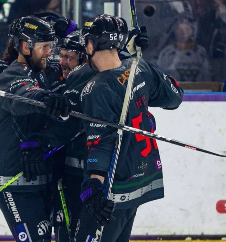 Matt Murphy had a helper🍎 today in the Manchester Storm's 4-1 loss against the Dundee Stars of the EIHL🇬🇧.

The Fredericton, New Brunswick native has put up 4 assists in 11 regular season games since making to jump over the Manchester.

#EIHL #NewBrunswick <a href="/CHCanada/">Champions Hockey</a> <a href="/HockeyNB/">Monad ⨀</a>