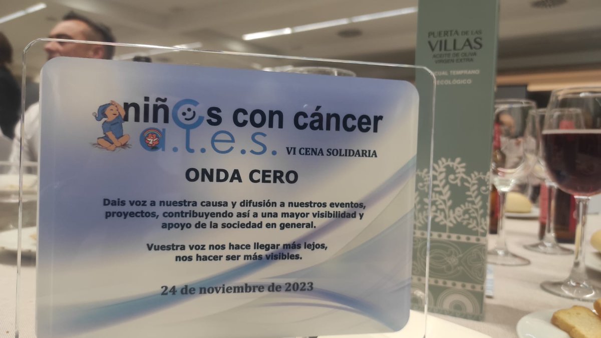 #graciasgraciasgracias 

Muchas gracias a ALES JAÉN por brindarnos su cariño y su homenaje en esta noche tan especial. En nuestro discurso hemos hecho referencia al poema de  David Harkins, Recuérdame. Porque hoy, una estrella nos alumbra desde el cielo. <a href="/asociacionales/">Asociación ALES Jaén</a>