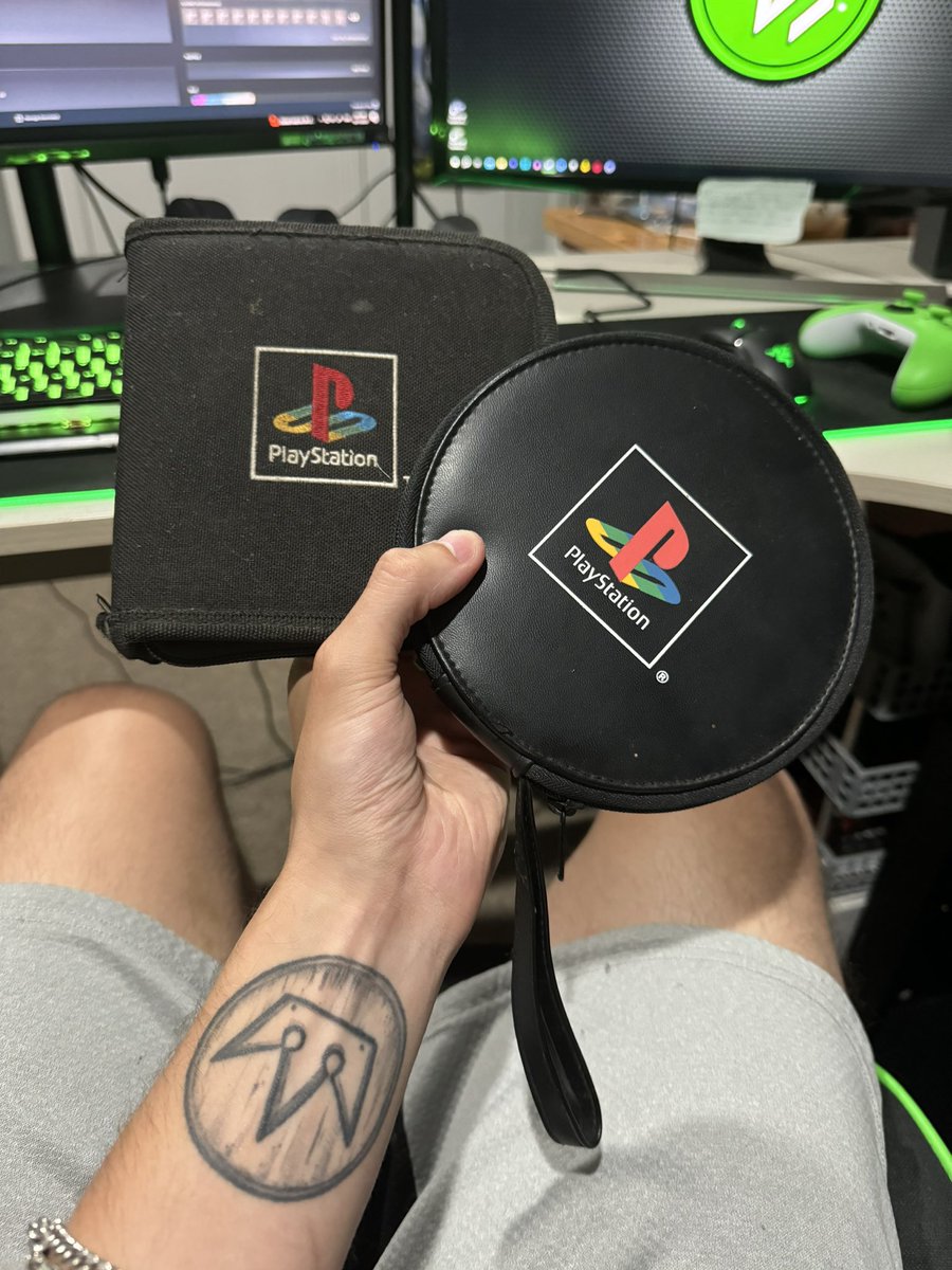 Kids these days will never know the simple pleasure of going to a friends house and seeing one of these bad boys, flipping through to find an entire library of BANGERS 😔😔😔