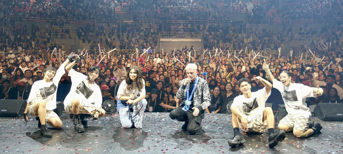 Sino di pa mka move on!!! Thank you for Malakasan Pasabog AshBoo Weloveyou &amp; Thank you so much For Blockbuster Sold Out Biggest Event Our Lagunation

ASHBOO ROCKS LAGUNA
#SarahGxBambooLaguna
<a href="/JustSarahG/">Sarah Geronimo</a> <a href="/Bamboomusiclive/">Bamboo</a>
<a href="/EKGProductions8/">EKG Productions</a>  <a href="/gproductionsph/">G Productions</a> @vivaliveinc <a href="/VivaOnePH/">Viva One</a>