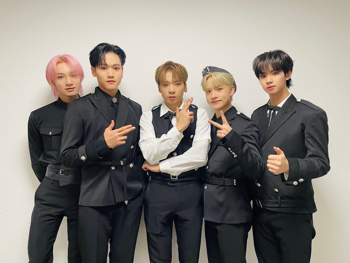 mcndunion_'s tweet photo. 📢Mira la presentación de MCND en MBC ""쇼!  음악중심(Show! Music Core)""

25.11.23 | 3:15 PM KST

HORARIOS ⏰:
12:15 am 🇨🇷🇬🇹🇸🇻🇳🇮🇭🇳🇲🇽 
01:15 am 🇵🇪🇨🇴🇪🇨🇵🇦🇨🇺
02:15 am 🇩🇴🇧🇴🇵🇷🇻🇪🇨🇱🇵🇾
03:15 am 🇦🇷🇺🇾🇧🇷
07:15 am 🇪🇸

aquí los horarios. ^^

#MCND #엠씨엔디
#ODD_VENTURE #오드벤처 https://t.co/aD4CoiSux6