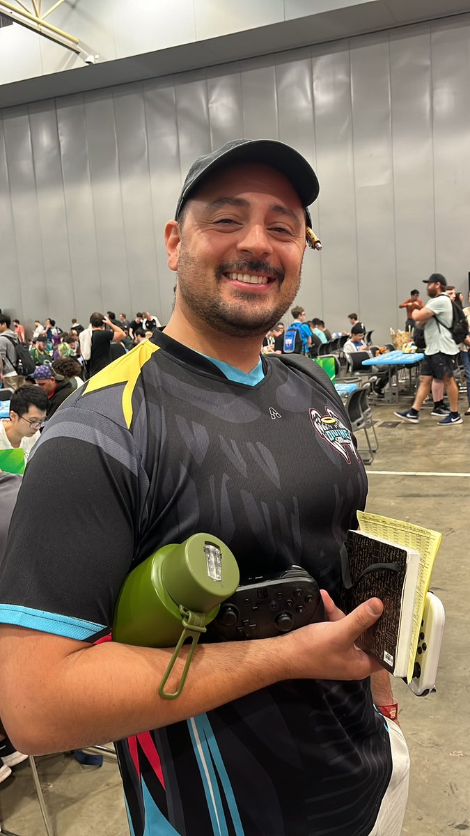 Round 1 win for <a href="/kakdaddy_/">S</a> 

2-1

#InYourMind #DM #DivineMind #pokemonvgc