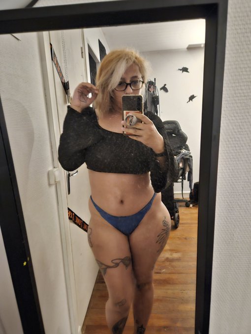 Il est tard personne va pr&ecirc;ter attention https://t.co/izy0tD6AGe<a href="/tag/stripchat"class="tags"><span>#stripchat</span></a><a href="/tag/stripchatlive"class="tags"><span>#stripchatlive</span></a>