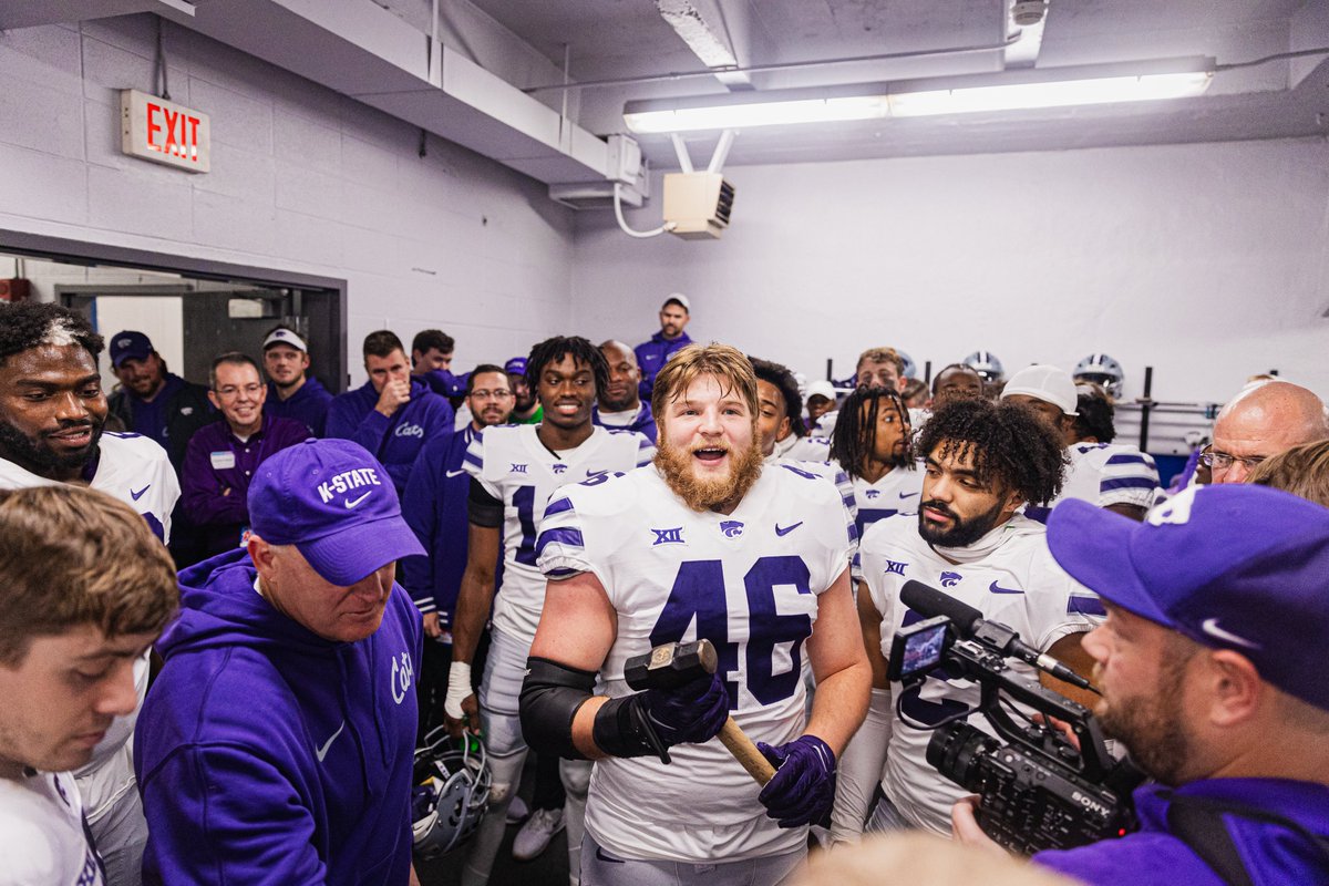 KStateFB's tweet photo. These seniors will forever be Wildcats

Ready for one more round at the Bill tomorrow https://t.co/YHcqy476QA