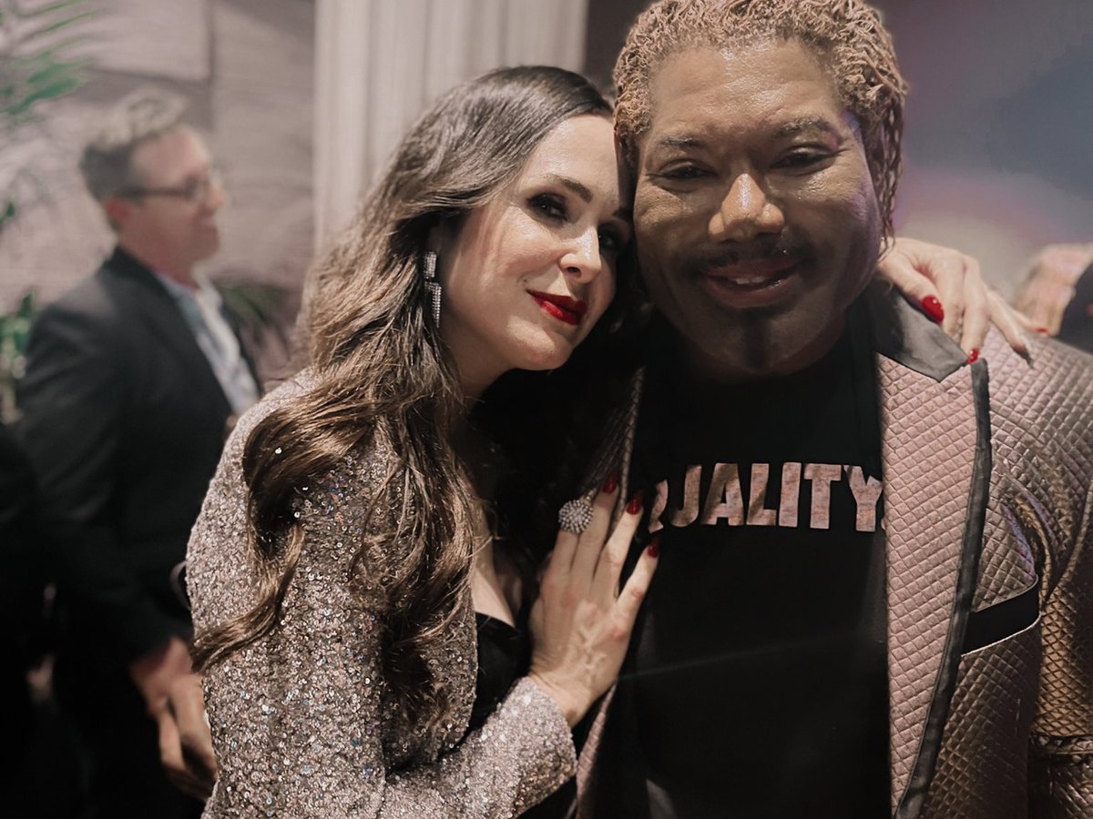 freytos's tweet photo. ☆ DAY 5: favorite co-star.

how could i choose anyone else but chris for today? impossible. 
i love this friendship so much, and how we can see their bond and connection on kratos and freya as well.

so, my favorite co-star is our god, chris judge!

#BisuttiWeek @DanielleBisutti https://t.co/9tkZn5CKem