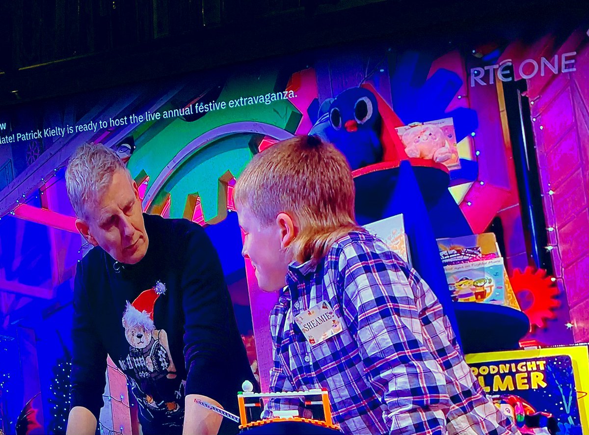 Sadhbh Rosenstock (@5rosenstock) on Twitter photo Hóigh! Teidí agus an Foghlaí Mara ar an <a href="/RTELateLateShow/">The Late Late Show</a> Toy Show
🧸🦜🏴☠️
There’s my book on the telly. Yipí!
picnicpress.ie
<a href="/ciarasworld/">Ciara Ní Dhuinn</a> <a href="/picnicpress_ie/">Picnic Press</a> <a href="/IrishKidsBooks/">Discover Irish Children's Books</a> <a href="/KidsBooksIrel/">Children's Books Ireland</a> <a href="/ansiopaleabhar/">An Siopa Leabhar</a> Hóigh! Teidí agus an Foghlaí Mara ar an <a href="/RTELateLateShow/">The Late Late Show</a> Toy Show
🧸🦜🏴☠️
There’s my book on the telly. Yipí!
picnicpress.ie
<a href="/ciarasworld/">Ciara Ní Dhuinn</a> <a href="/picnicpress_ie/">Picnic Press</a> <a href="/IrishKidsBooks/">Discover Irish Children's Books</a> <a href="/KidsBooksIrel/">Children's Books Ireland</a> <a href="/ansiopaleabhar/">An Siopa Leabhar</a>