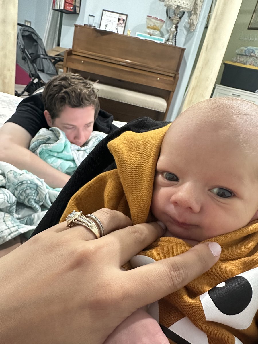 I wrote 10 brand new cold email templates (while my wife watched the baby)

Want them? Comment Email and I'll send them over

(Must be following for the dm)