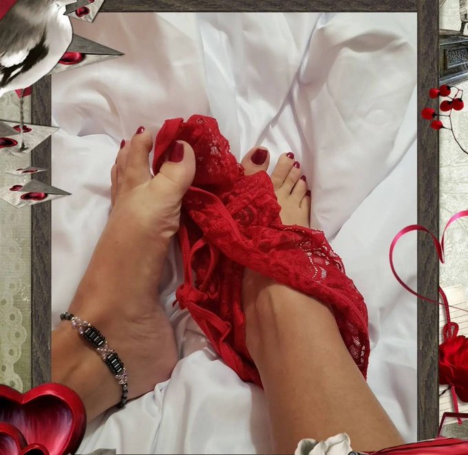 Join me... https://t.co/6csekmZvxM  #feet #legs #toes https://t.co/iVFvHFc0rG<a href="/tag/feet"class="tags">#feet</a><a href="/tag/legs"class="tags">#legs</a><a href="/tag/toes"class="tags"><span>#toes</span></a>