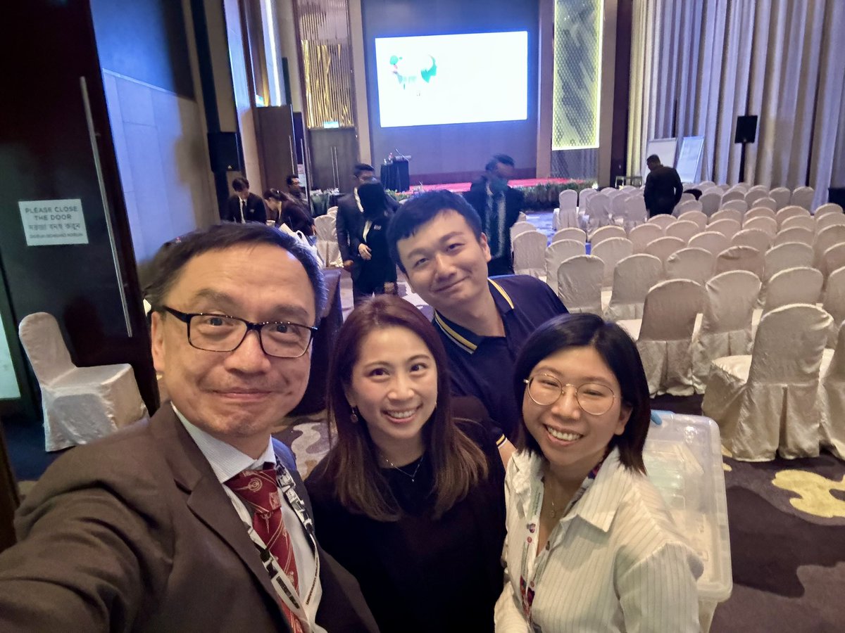 teng_ong's tweet photo. Great to meet the driving force behind #AUSTEG in #muc2023 . Year no. 8 and counting. @AUSTEG1 @so_uro @SIU_urology @BJUIjournal @USANZUrology @Uroweb @AmerUrological @um_urology @medicineumalaya https://t.co/n5DE8r7BNc