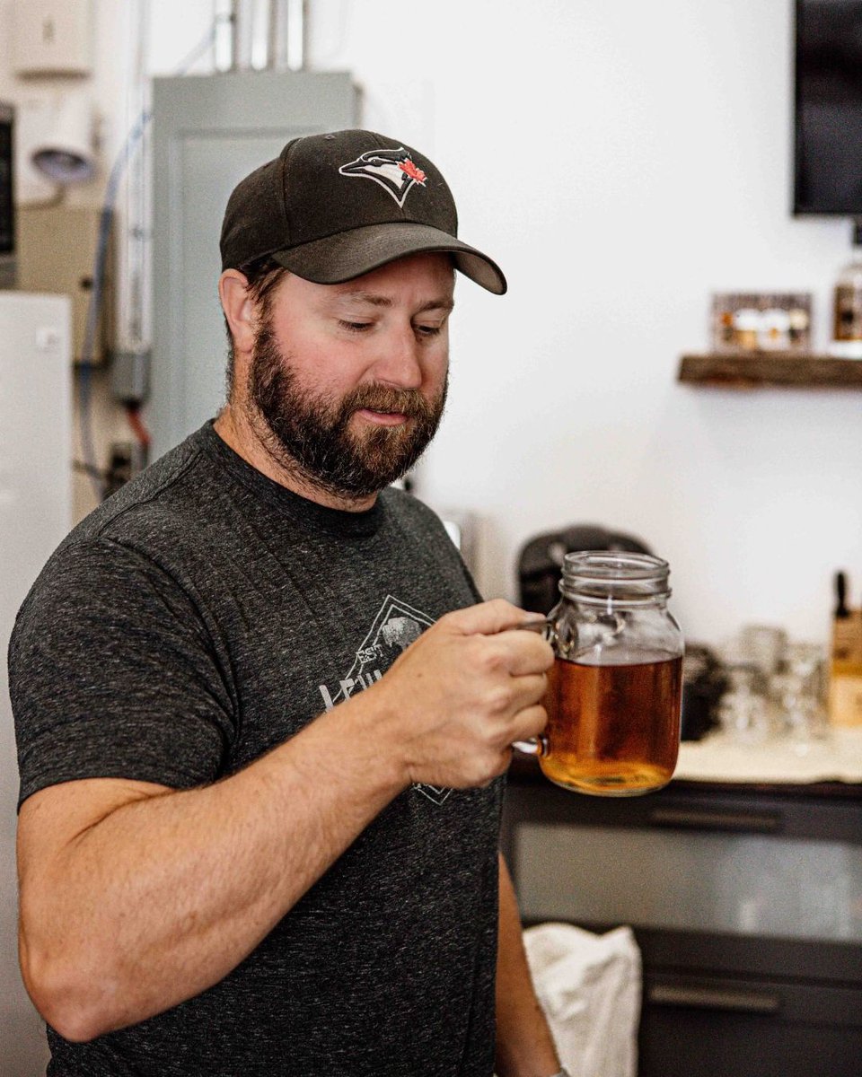 ...when you find one of your experiment moonshines but can't remember what it is #mondays 

#moonshine #reddeer #distillerylife