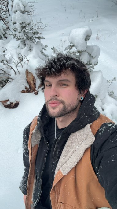 I&rsquo;ll keep you warm https://t.co/uBERr6dx6j