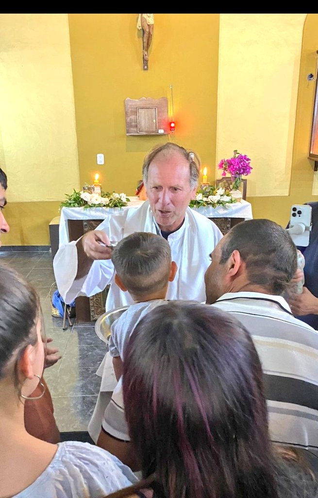 cebordon's tweet image. Fiesta en el cielo!! Todos los años somos puente para que muchas familias de nuestros programas tengan su bautismo. Hoy será otro gran día que quedara grabado para siempre en nuestros corazones! #desdelapanza