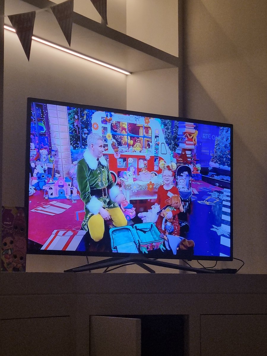 jarlathom's tweet photo. @RTELateLateShow 
Best best best late late show, toy show ever..
Patrick Kielty, take a bow...
I'm in bits here...
Good bits..
Great work....
Worth the TV license fee, just for tonight!!!! https://t.co/6O44rC0L3b