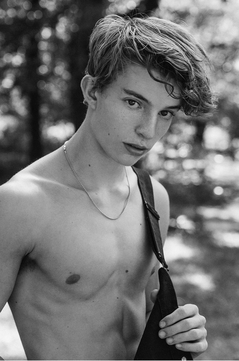MediaBoys18SFW's tweet photo. Courtesy of https://t.co/mymsnxwMQv (S00i-04) #shirtlessboys #sexyboys #cuteboys #gayboys #teenboys #hotboys #twinks #collegeboys #chicossexy #chicossincamisa #lgbtqboys https://t.co/zC6g1hJLnH