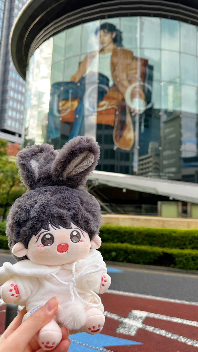 LB08051005's tweet photo. こんなデカい広���中国でも見たことないかも🥹グッチありがとう！！！🥹🥹🥹 https://t.co/4NpDw6hAZI