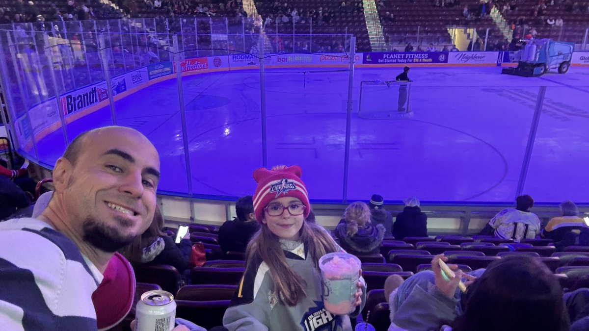 iTomHD's tweet photo. @Oshawa_Generals Selfie in your seat! @Oshawa_Generals Section 117 Row 7 Seat 11. go Gens! https://t.co/2ObkWdCJe3