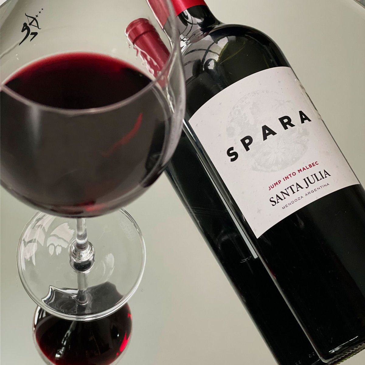 ¡Hoy es día mundial del vino tinto! No hay mejor excusa que esta para degustar de #Spara. ¿Sabían que el vino tinto es el más consumido por los mexicanos?

#Spara de venta en Selecto <a href="/Chedrauioficial/">Chedraui</a> #Fresko #CityMarket #LaComer y <a href="/amazonmex/">Amazon México</a> 

#Vino <a href="/maiteperroni/">Maite Perroni B.</a> #FelizViernes