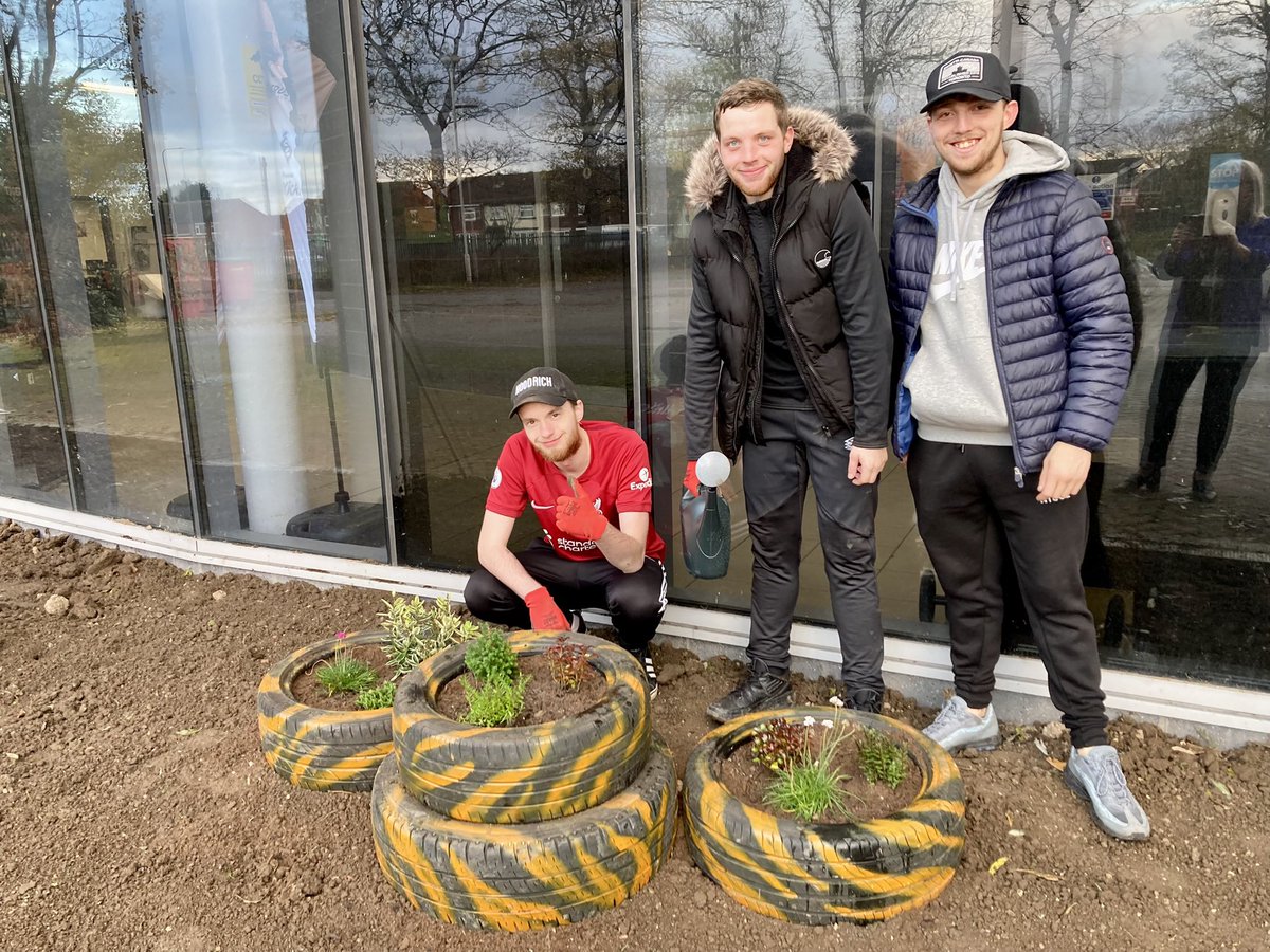tigerstrust's tweet photo. A BIG thank you to @Biffa for helping us with our #BigClean this week 🙏🏽 what a team 🧡🖤
#TigersTrustArena
#BigCleanUp
#AboveAndBeyond https://t.co/AMRENNmTJX