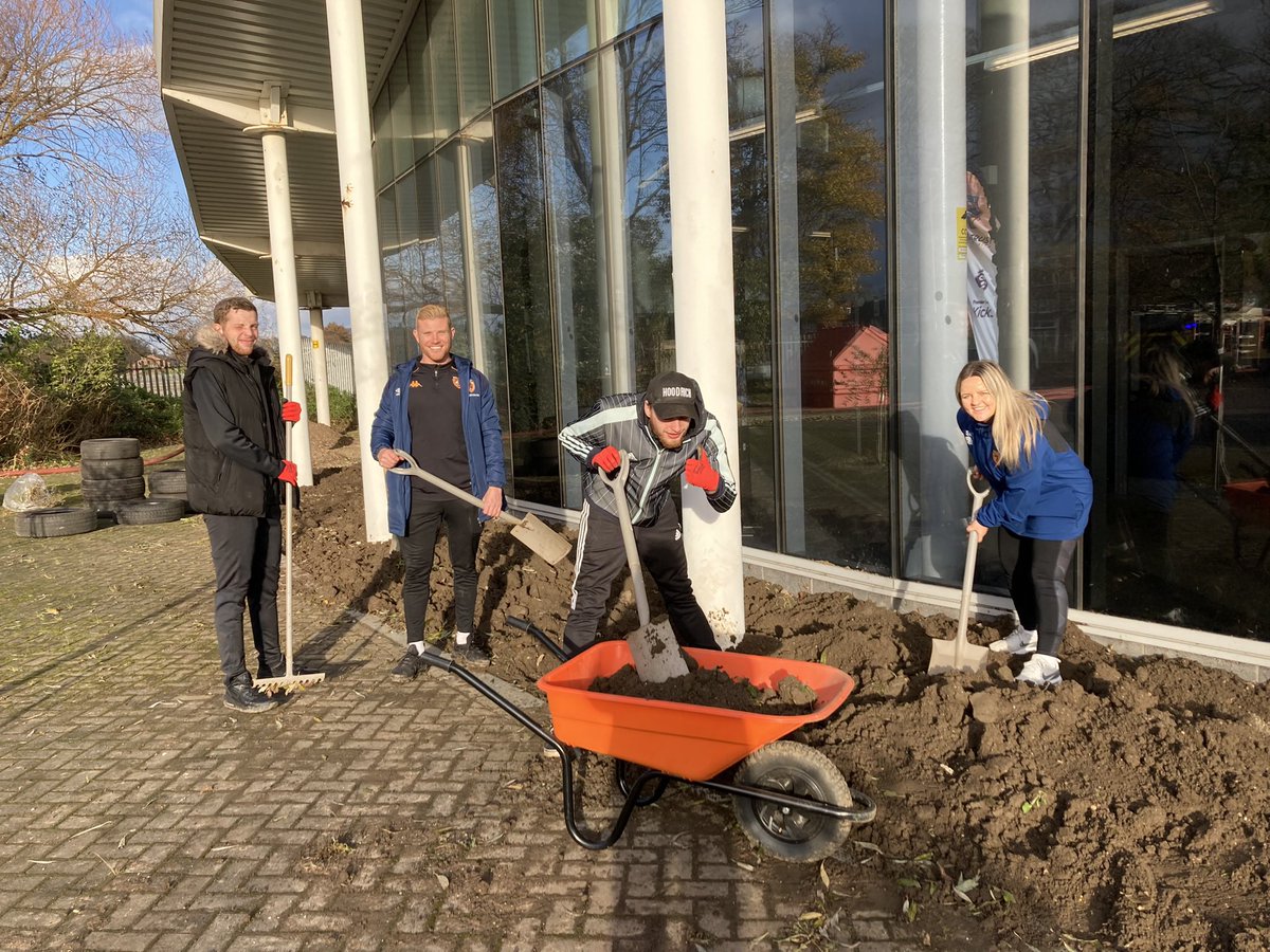 tigerstrust's tweet photo. A BIG thank you to @Biffa for helping us with our #BigClean this week 🙏🏽 what a team 🧡🖤
#TigersTrustArena
#BigCleanUp
#AboveAndBeyond https://t.co/AMRENNmTJX