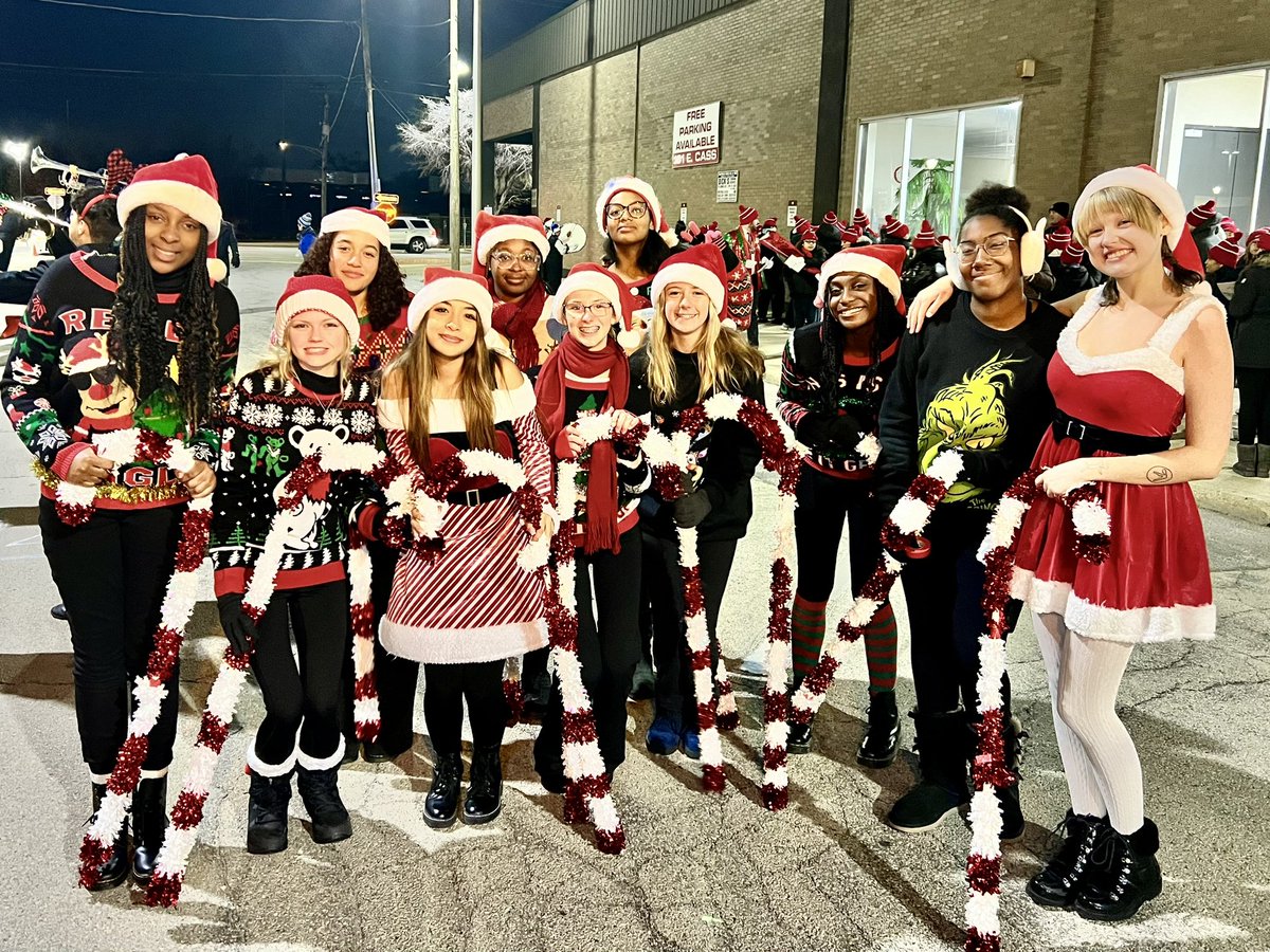 MsBaumanJTHS's tweet photo. The band was feeling festive at the Light Up the Holidays Parade! https://t.co/kFgUFfYZet