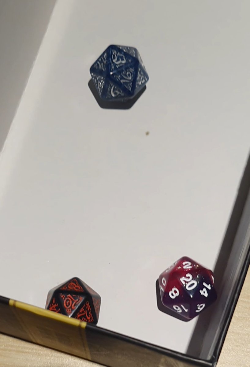 lulusccaa's tweet photo. Decided to play rollies with two friends after work today while chilling... three d20s were thrown, 2 nat 20s were rolled. And one 3. https://t.co/0PwX1a0R6Q