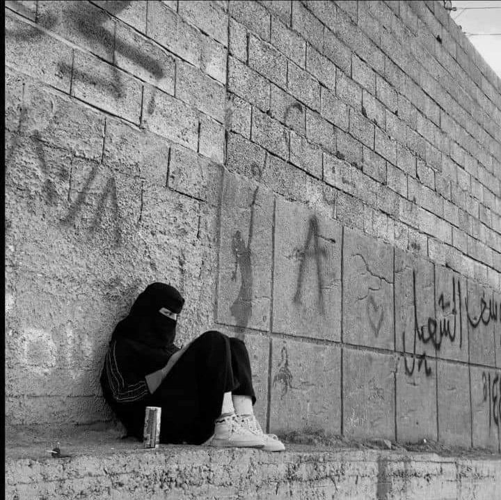 T_111_K's tweet photo. و انت يللّي لك عدت ايام غايب
ماتخاف اني على البّعد اتعود ؟

دام حبّك سابع السبع العجايب
لاااااا تهملني ، وانا فيّك اتجود

الزمن سراق ما ياخّذ غصايب
و ان خّذا له غالي ماعاد عود . https://t.co/HTTb9JHCHy