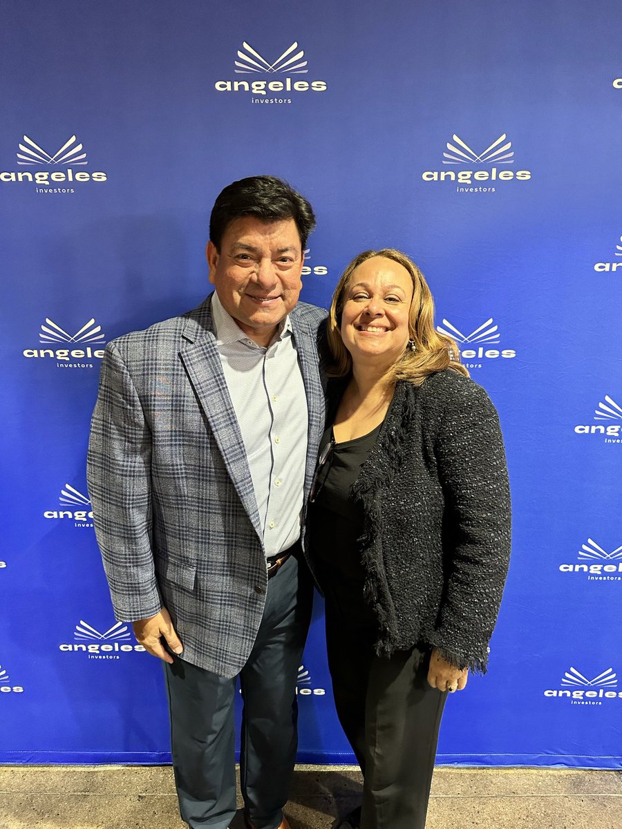 Tenacityforlife's tweet photo. Tenacity for Life author Lou Sandoval recently shared his story “Tenacity As A Superpower” at the Angeles Investors Q4 summit in New York Sponsored by Bank of America . #TenacityTalks
#TenacityforLife #angelesinvestors #levelup https://t.co/gqzHUJGrcR