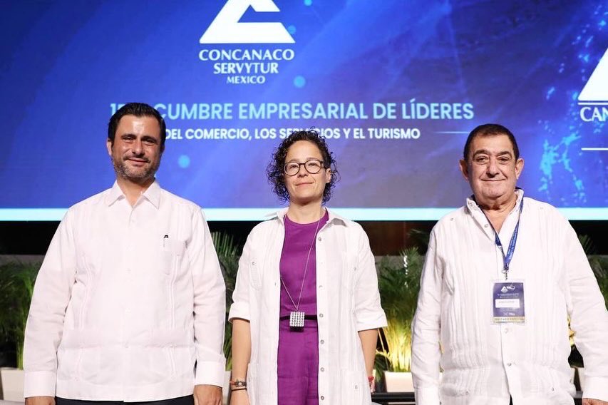 Un gusto haber participado en la Cumbre Empresarial de Líderes del Comercio, los Servicios y el Turismo llevada a cabo por @Concanaco en @yucatanturismo. 
Bajo la conducción de <a href="/hectortejadasha/">Héctor Tejada</a>, el empresario Pepe Chapur y yo participamos en el panel “Un turismo para todos”.
