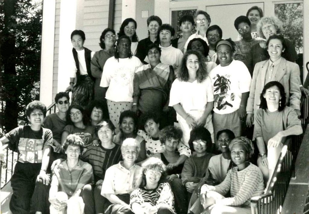 🧵 (June 1991)  32 years ago feminists from around the world gathered at the Centre for Women's Global Leadership at Rutgers University (@CWGL_Rutgers) and started the Global #16DaysOfActivism to ensure that women’s rights are seen as human rights. Follow 🧵