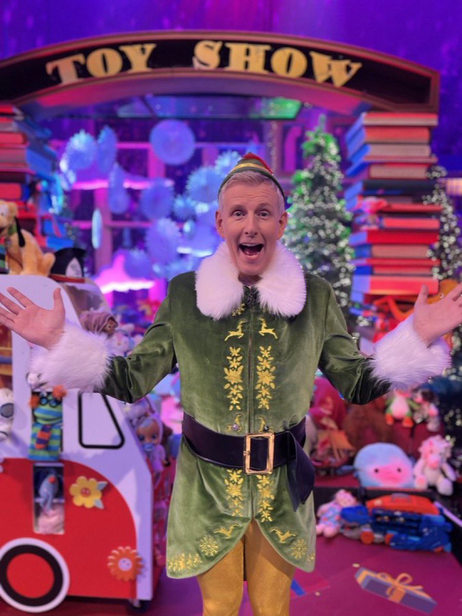 Fairplay to <a href="/PatricKielty/">Patrick Kielty</a>, smashed it tonight. Reminded me of how the #toyshow was when I was a kid, all about the kids and toys 👏👏