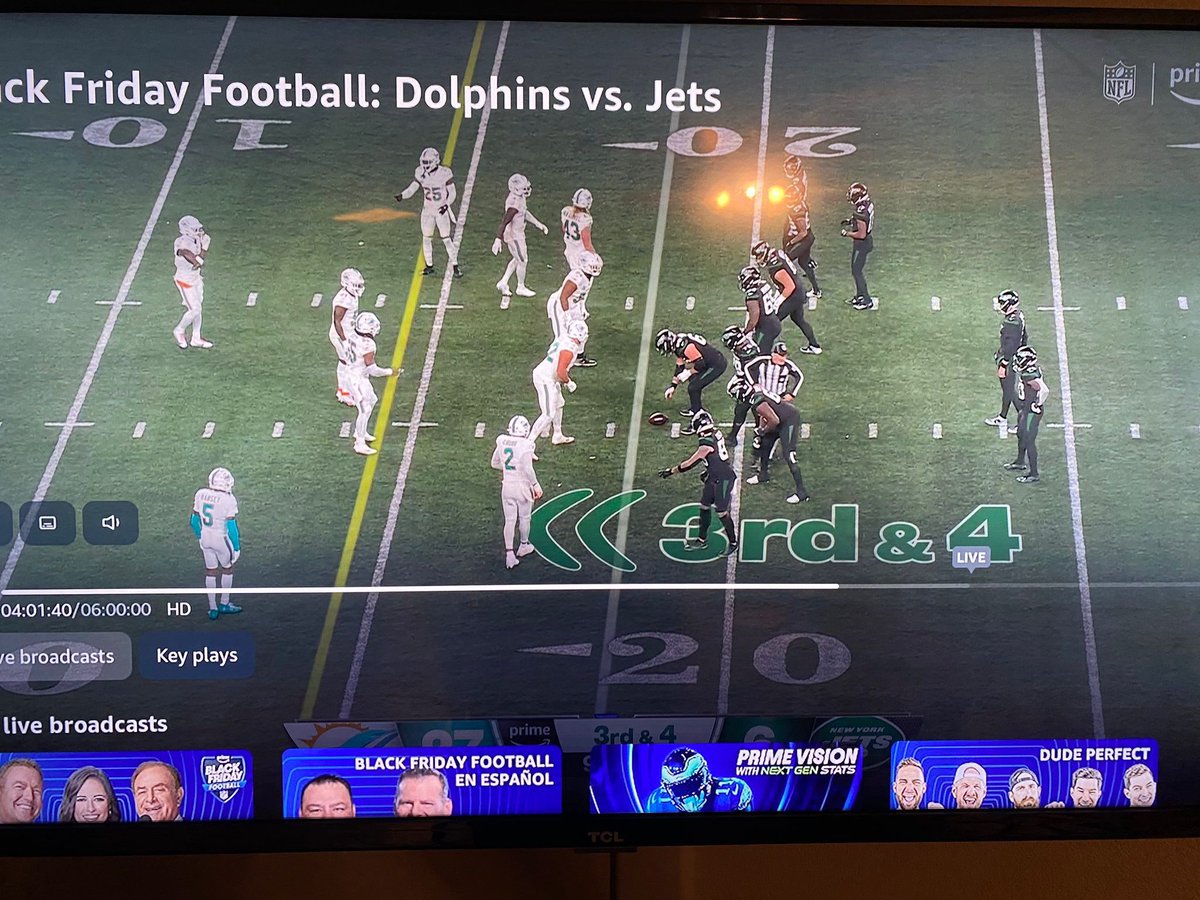 Blake_Johnston's tweet photo. @wres_ @NFL @NFLOfficiating Here’s where the ball is spotted before and after the first down. That’s clearly 5 yards. https://t.co/8x38Gg4CBY