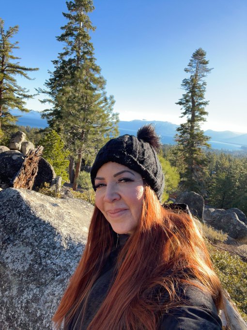 I ❤️ the mountains! #phoebeswinger #redhair #hikergirl #over50 https://t.co/H2JlJA9QsC<a href="/tag/phoebeswinger"class="tags">#phoebeswinger</a><a href="/tag/redhair"class="tags">#redhair</a><a href="/tag/hikergirl"class="tags">#hikergirl</a><a href="/tag/over50"class="tags"><span>#over50</span></a>