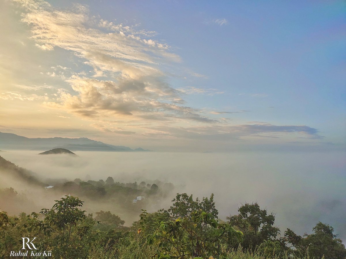 Rahul_Gonzalez7's tweet photo. Even when the Sky is filled with Cloud,the Sun is still Shine Above!
Have a good day..
🏞🖼🌄🛣🚵🚵📸📸
#Myanmar #Mandalay
#Mobilephotography 
#Nature #NaturalBeauty #naturelovers #Travel #wanderlust #traveldestination  #travelinspiration #landscapephotography #landscapelovers https://t.co/90El1GhSmJ