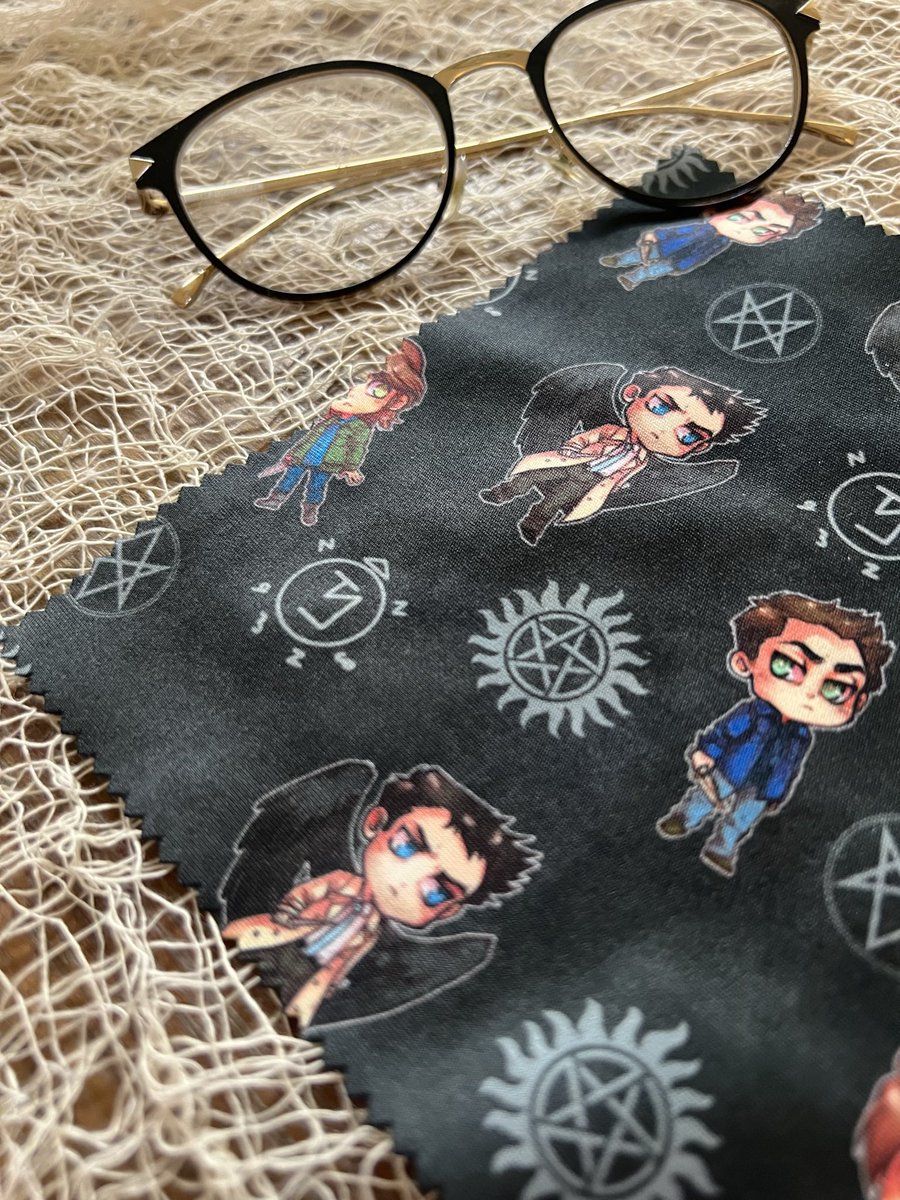 Luniara's tweet photo. Hey y’all! I am having a few holiday sales this week and next week to save up some money for medical bills. I have a mix of random fandom and original art,

https://t.co/YatZzDjwU0 https://t.co/vhURUtHqUD
