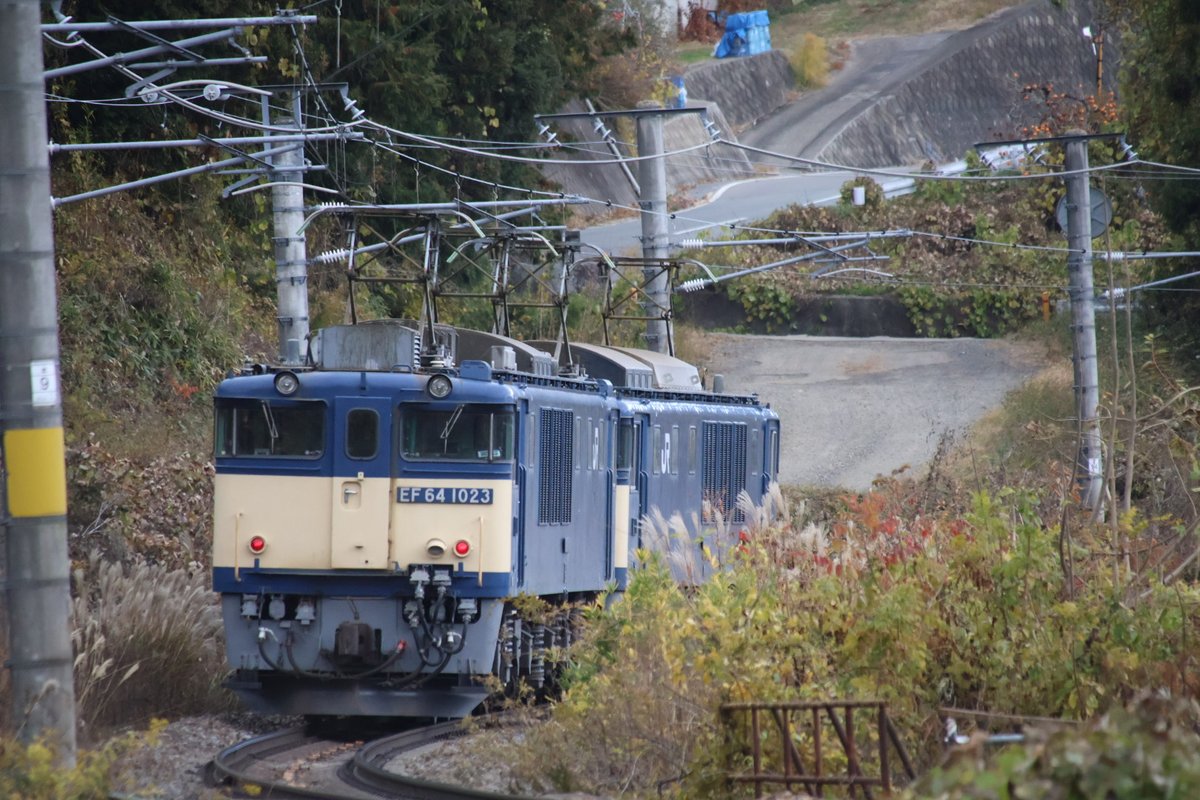 📷️　(11月25日)

EF641044+EF641023　重連

撮影機材
R10+シグマ18-300f3.5-6.3
#Canon
#EOSR10 
#CanonEOSR10 
#EFEOSR 
#SIGMA
#18300f3563