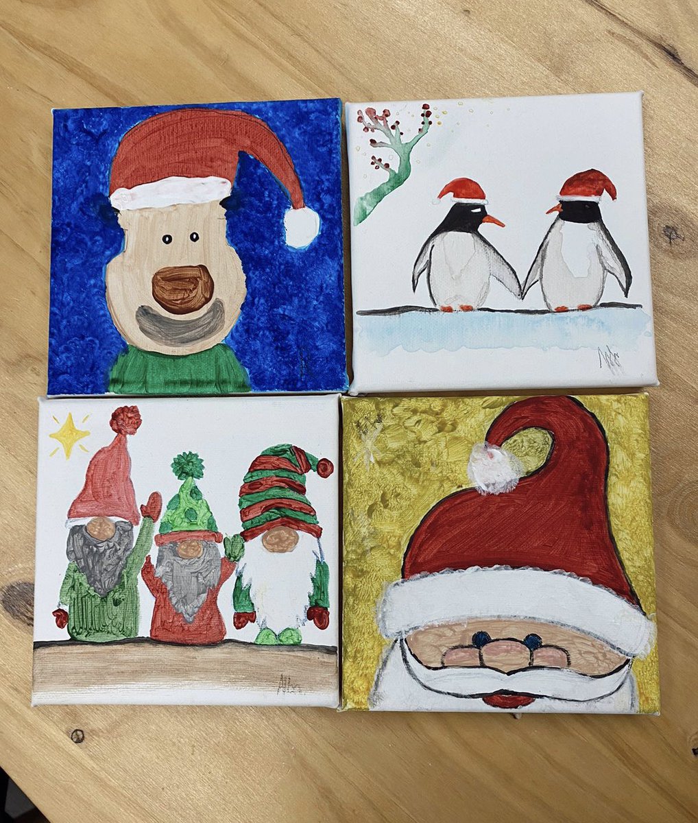 albarico22's tweet photo. Hemos hecho dibujos navideños🤩Raquel ha hecho lo que ha podido ( no hace falta digamos cuál es el de Raquel) 🥰 https://t.co/VbzAojreMB