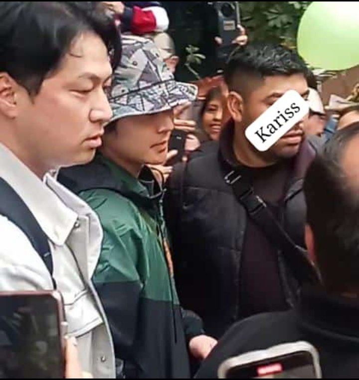KariSS53220635's tweet photo. No tengo palabras para decribir esta emoción 💚🇬🇹  es como estar en un sueño que es real ✨
Hyun Joong esta en el país de la eterna primavera GUATEMALA 🌷🌿 
Me encanta que muchisimas personas se hicieron precentes para darle una "calida bienvenida" 🇬🇹 https://t.co/FklbdTmXah