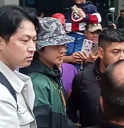 No tengo palabras para decribir esta emoción 💚🇬🇹  es como estar en un sueño que es real ✨
Hyun Joong esta en el país de la eterna primavera GUATEMALA 🌷🌿 
Me encanta que muchisimas personas se hicieron precentes para darle una "calida bienvenida" 🇬🇹