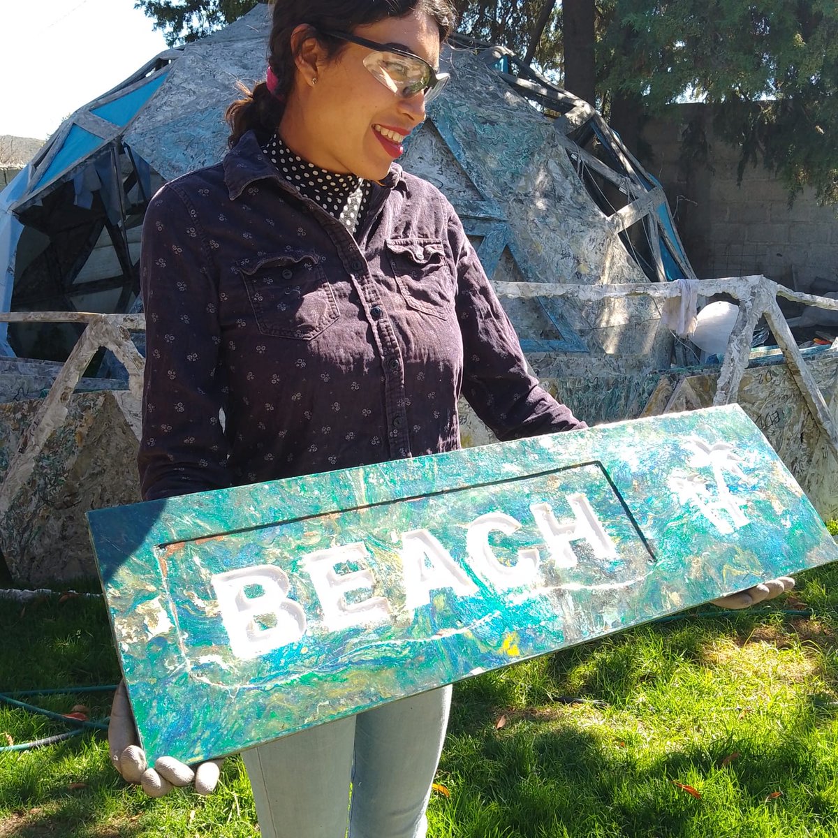 ReFiTulum's tweet photo. 6/ the plastic transforms into #plasticmarble that can form into signs, platters, speedbumps/topes, walls, domes basically anything we can imagine🚧💫💚
What ideas do you have for us #ReFam??
@syntropicregen @web3beach @JimiCohen @KaicAnna @Earthbasedsoul @MLBinWA @solarpunkdao https://t.co/BVoBD79HVC