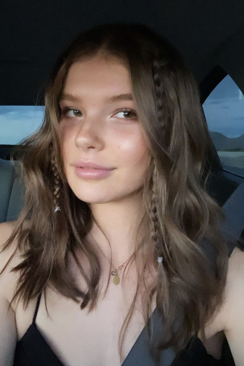 PuspaApriliani's tweet photo. HAIR STYLE 
Life isn't perfect, but your hair can be! 💇‍♀️✨ Share your go-to perfection routine. #HairPerfection #StyleTips
👉➡️ https://t.co/7Oziw1AxV8

 #Hair and #Beauty #hairstyles #hairstylist https://t.co/DaR4OJk4g0