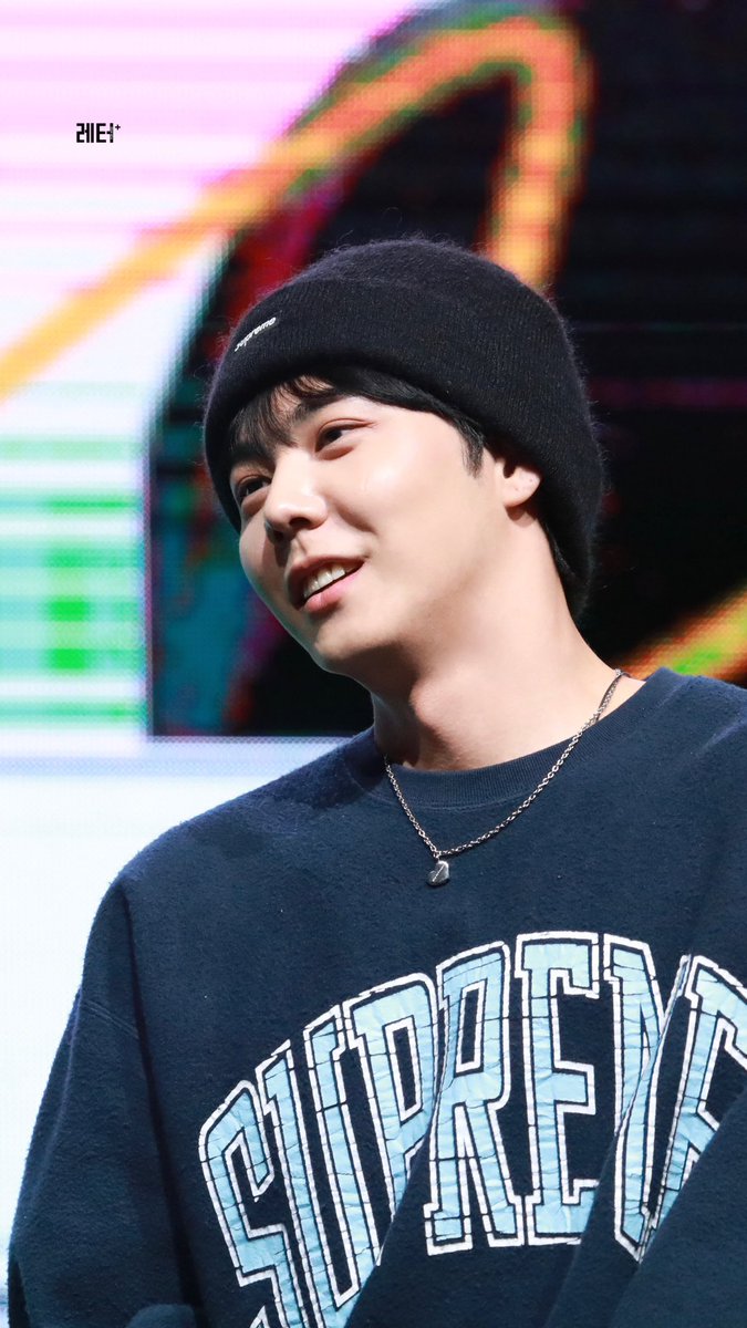 231124 l 준성호 HK FM
#준성 

명품남이 아니라 명화남이지.. 
얼굴은 세계명화🥺