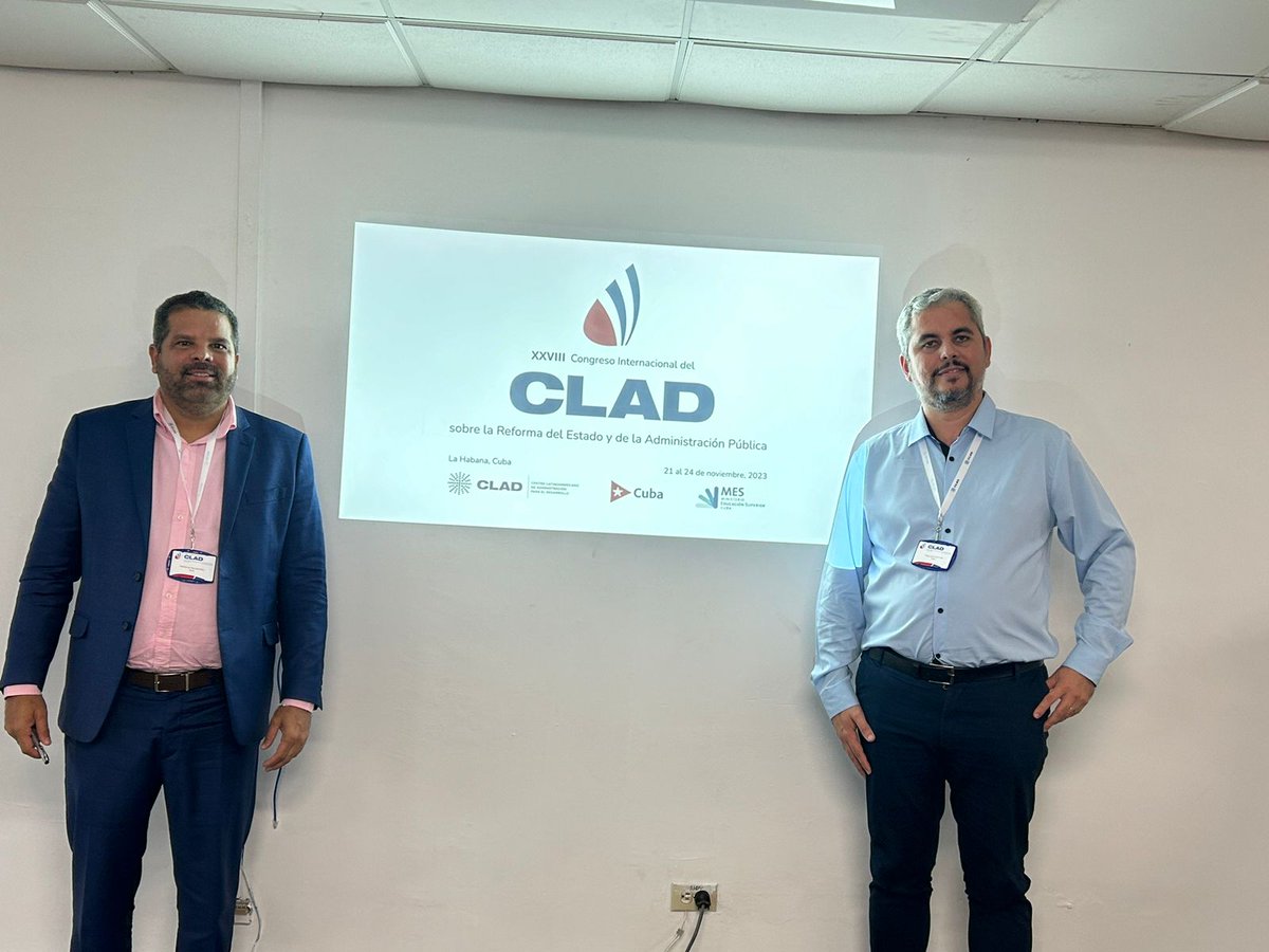 ThiagoAvila1981's tweet photo. Un gran honor hacer un panel en el @CLAD_Org sobre el @consadbr como mecanismo de coordinación federativa en Brasil. Hablé sobre el Grupo de Trabajo para la Transformación Digital de los estados de Brasil. https://t.co/rinmU7wQvv