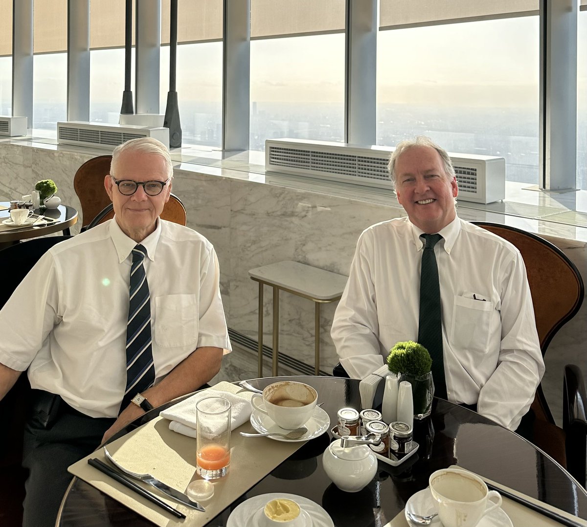 Here on the 101st floor of the J Hotel Shanghai with Bill Couldwell for breakfast before World Advisory Neurosurgical Group meeting! @UUtah @uoftmedicine @TheJNS @UofTGlobalSurg @UofTNeuroSurge