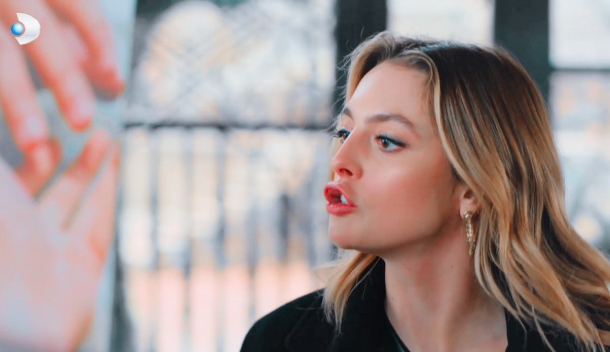 Mírame, obtendrás lo que te mereces porque crees que siempre te puedes salir con la tuya sin consecuencias. No tienes idea a quien te enfrentas y menos porque aún no has enfrentado mi enojo al cien porciento.

LEYLA CABEZA DURA #Traicionada