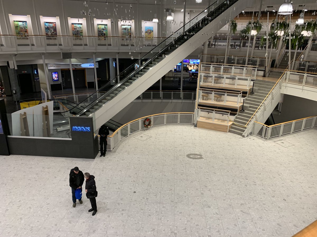 It’s sad to see what’s happened to the Montreal Forum with a Dollarama store now open on one corner of the building, an “À Louer” sign on another corner and a lot of empty white space inside where centre ice used to be at old hockey shrine #Habs #HabsIO