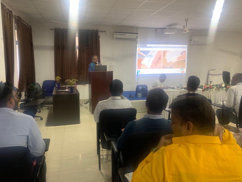 RrrlfKolkata's tweet image. Mr. Shree Deo Singh,Heritage Ambassador for Rural Tradition, Indian Trust for Rural Heritage &amp;amp; Development(ITRHD) took session on Preservation &amp;amp; Conservation in Public Libraries in the 37th Capacity Building Training Program of NML at @jcert_official
#BooksforAll
#LibrariesforAll