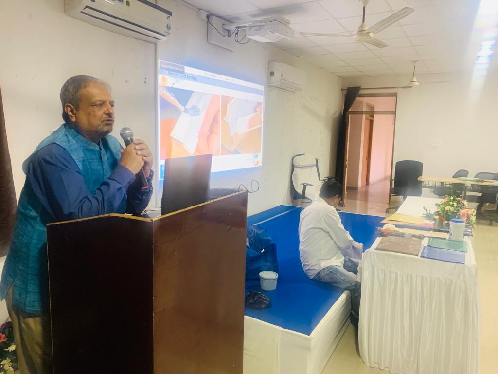 RrrlfKolkata's tweet image. Mr. Shree Deo Singh,Heritage Ambassador for Rural Tradition, Indian Trust for Rural Heritage &amp;amp; Development(ITRHD) took session on Preservation &amp;amp; Conservation in Public Libraries in the 37th Capacity Building Training Program of NML at @jcert_official
#BooksforAll
#LibrariesforAll